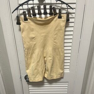 Empetua Cream Shapewear